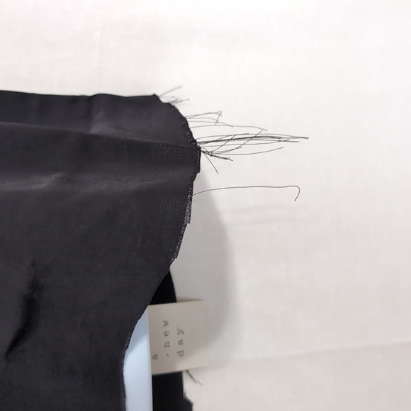 A New Day Black Cropped Cami Raw Hem Size Medium NWT - Picture 2 of 6